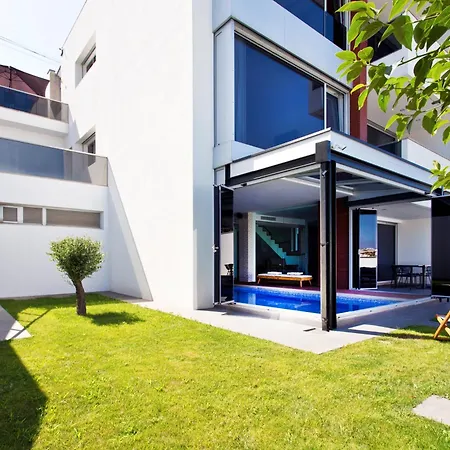 Вилла Casa Dos Cubos - Douro River House With Swimming Pool And River View Вила-Нова-ди-Гая