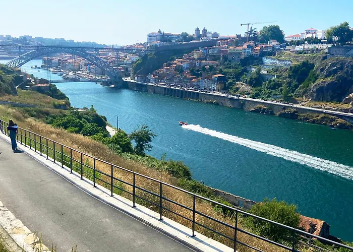 Casa Dos Cubos - Douro River House With Swimming Pool And River View 빌라